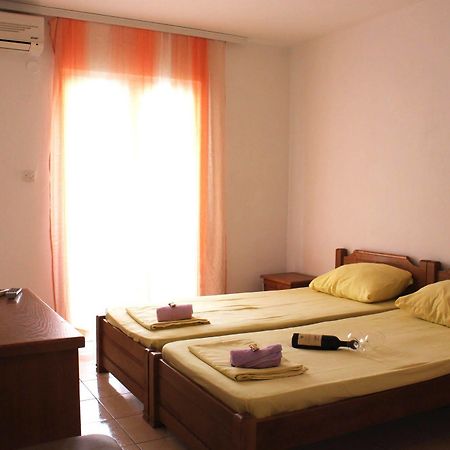 בודווה Guesthouse Sun Hostel מראה חיצוני תמונה