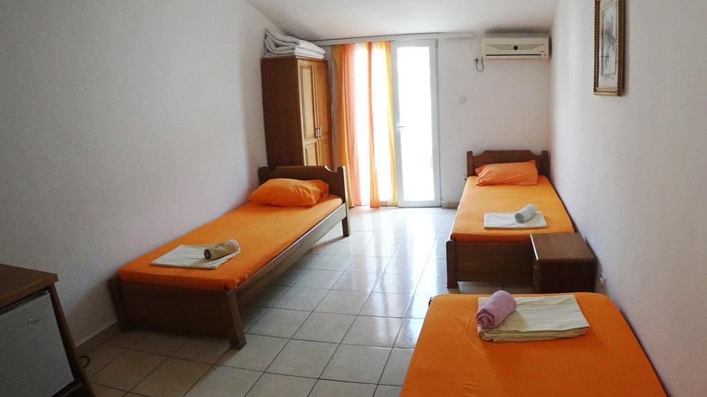 בודווה Guesthouse Sun Hostel מראה חיצוני תמונה