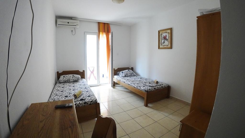בודווה Guesthouse Sun Hostel מראה חיצוני תמונה