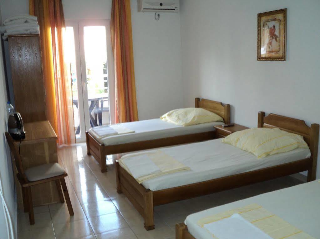 בודווה Guesthouse Sun Hostel מראה חיצוני תמונה