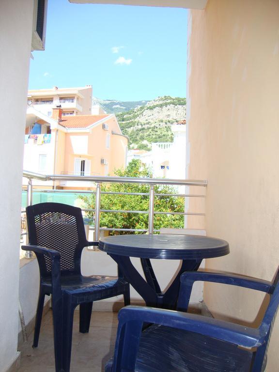 בודווה Guesthouse Sun Hostel מראה חיצוני תמונה