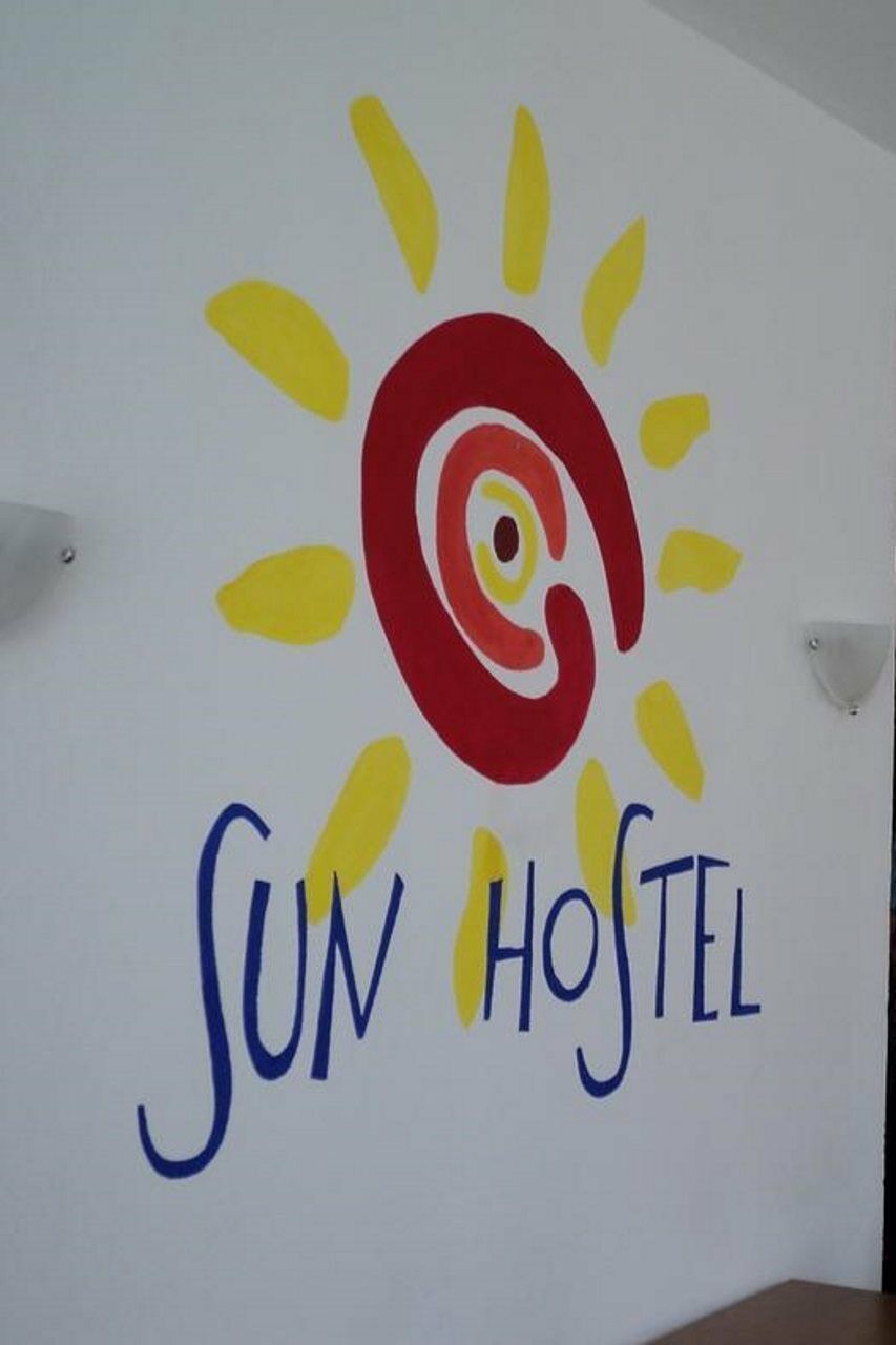 בודווה Guesthouse Sun Hostel מראה חיצוני תמונה