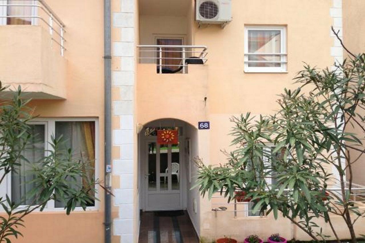 בודווה Guesthouse Sun Hostel מראה חיצוני תמונה